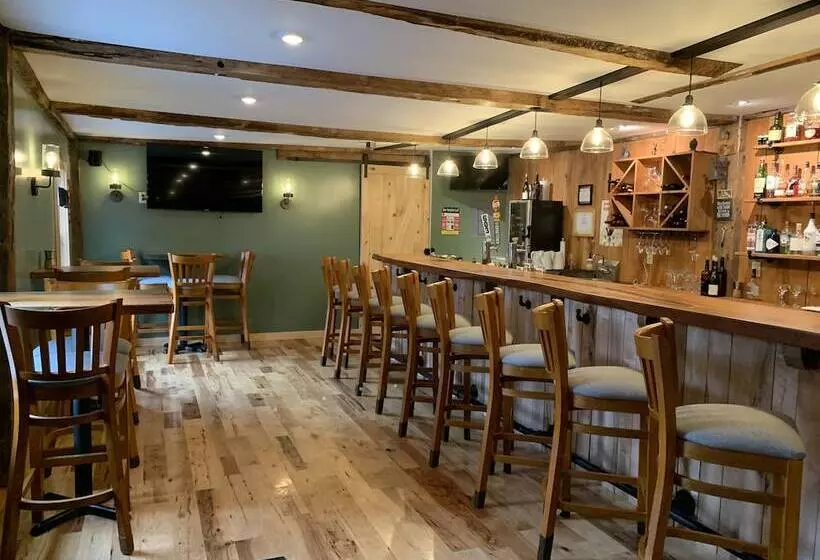 Hotelli The Birchwood Inn