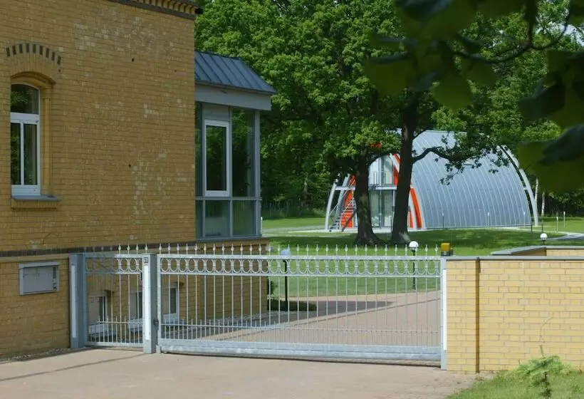 Hotelli Gästehaus Am Lausitzring