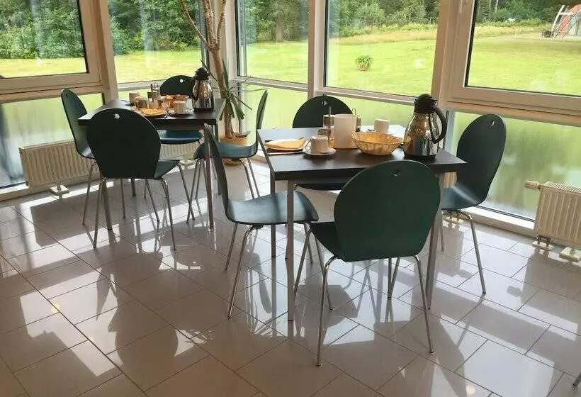 Hotelli Gästehaus Am Lausitzring