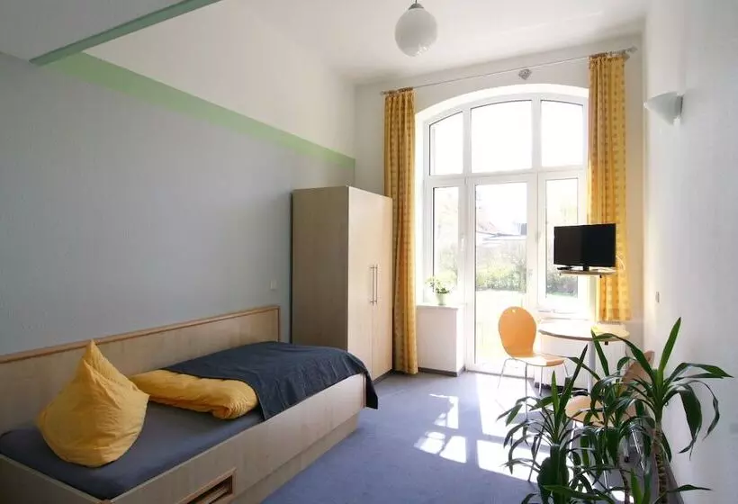 Hotelli Gästehaus Am Lausitzring