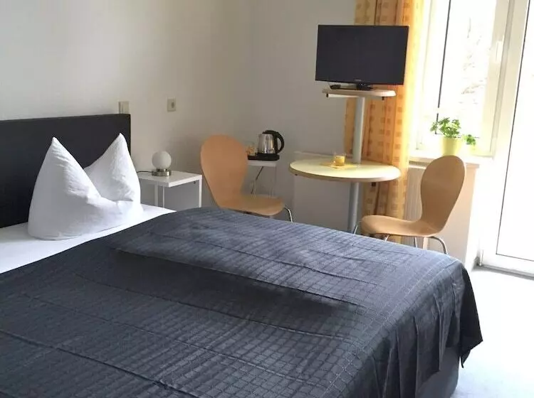 Hotelli Gästehaus Am Lausitzring