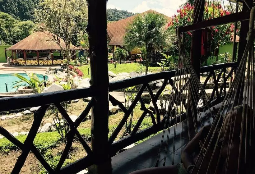 ホテル Mindo Río Hostería