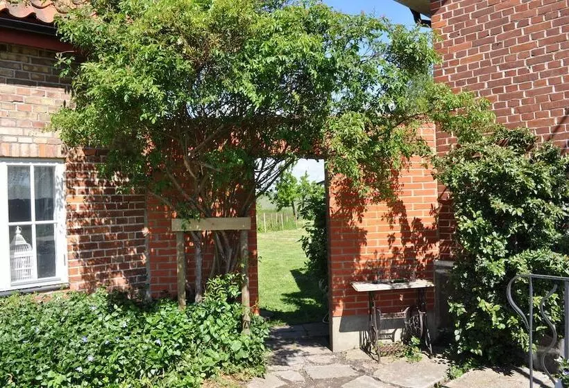 Hotelli Villa Sandby Bed And Breakfast