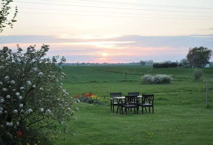 Hotelli Villa Sandby Bed And Breakfast