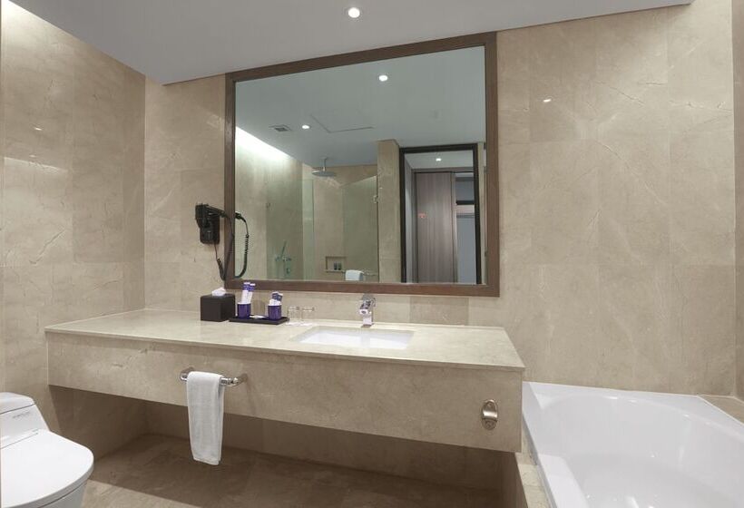 Aston Priority Simatupang Hotel And Conference Center