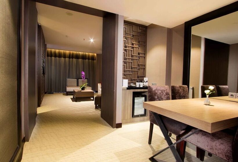 Aston Priority Simatupang Hotel And Conference Center