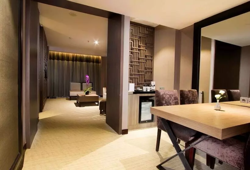 Aston Priority Simatupang Hotel And Conference Center