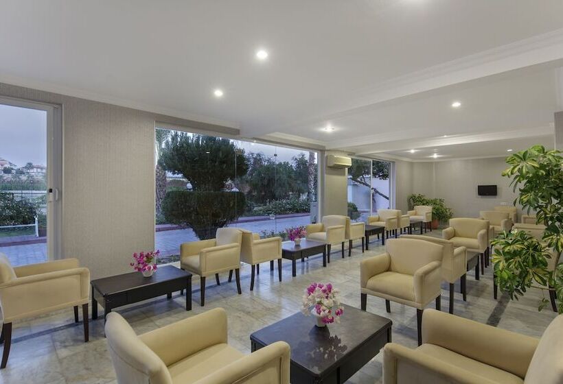 فندق Club Wasa Holiday Village All Inclusive