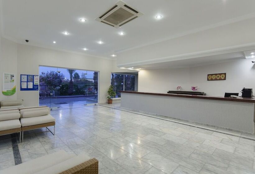 فندق Club Wasa Holiday Village All Inclusive