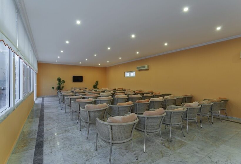 فندق Club Wasa Holiday Village All Inclusive