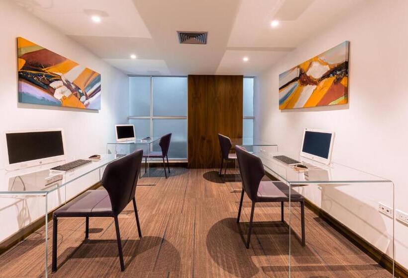 Отель Exe Oriental Panamá