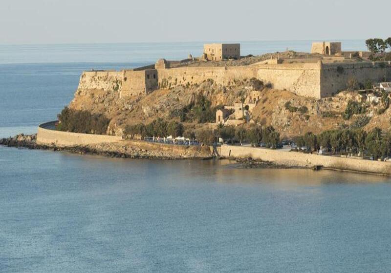 فندق Porto Enetiko Suites