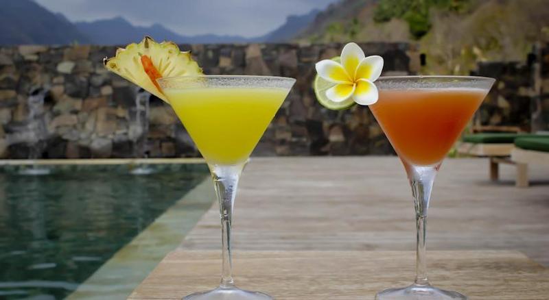 בית מלון כפרי Svarga Resort Lombok