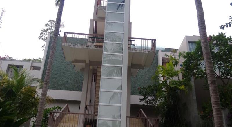 בית מלון כפרי Svarga Resort Lombok