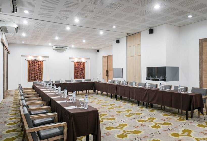 בית מלון כפרי Svarga Resort Lombok