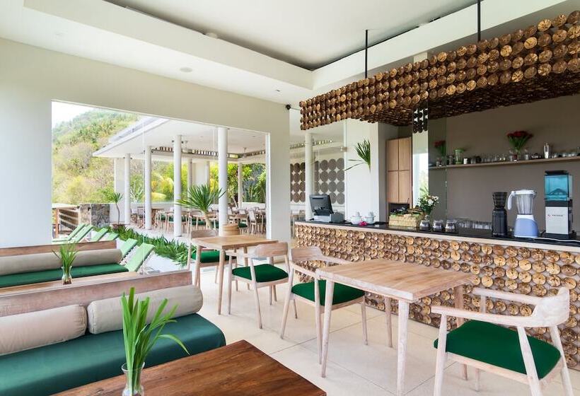 בית מלון כפרי Svarga Resort Lombok