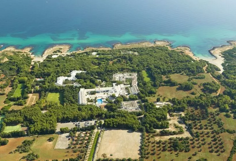 בית מלון כפרי Th Ostuni   Ostuni Village