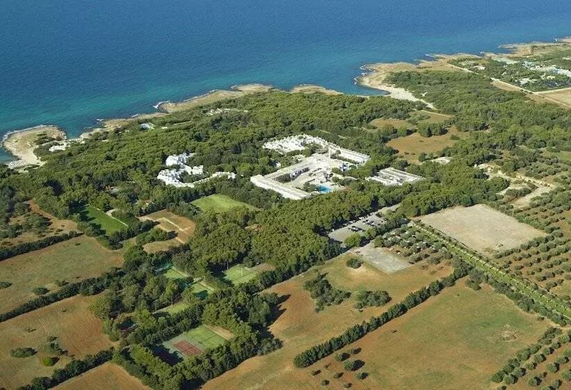 בית מלון כפרי Th Ostuni   Ostuni Village