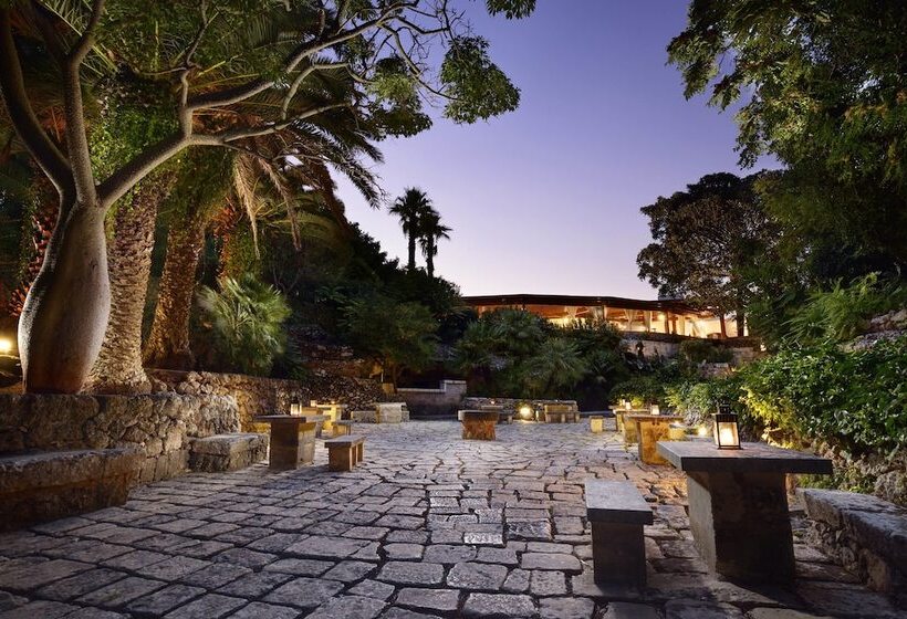 호텔 Th Ostuni   Ostuni Village