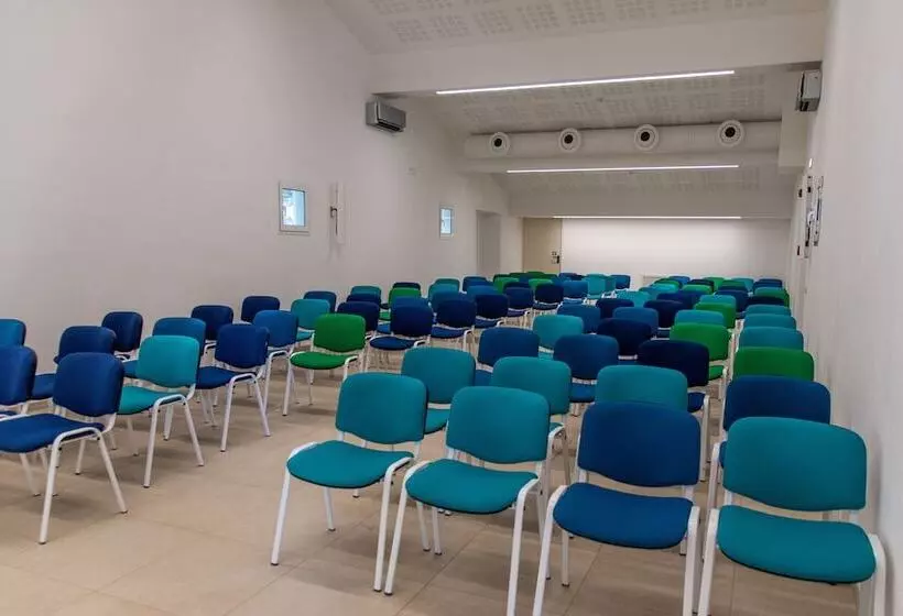 בית מלון כפרי Th Ostuni   Ostuni Village