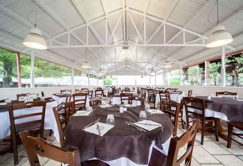 בית מלון כפרי Th Ostuni   Ostuni Village