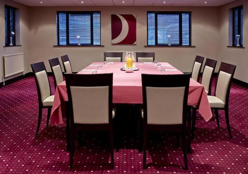 Отель The Briar Court