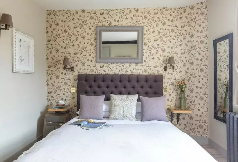 فندق The Running Horses