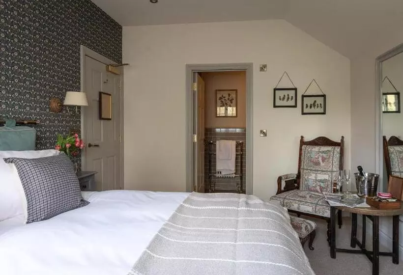 فندق The Running Horses