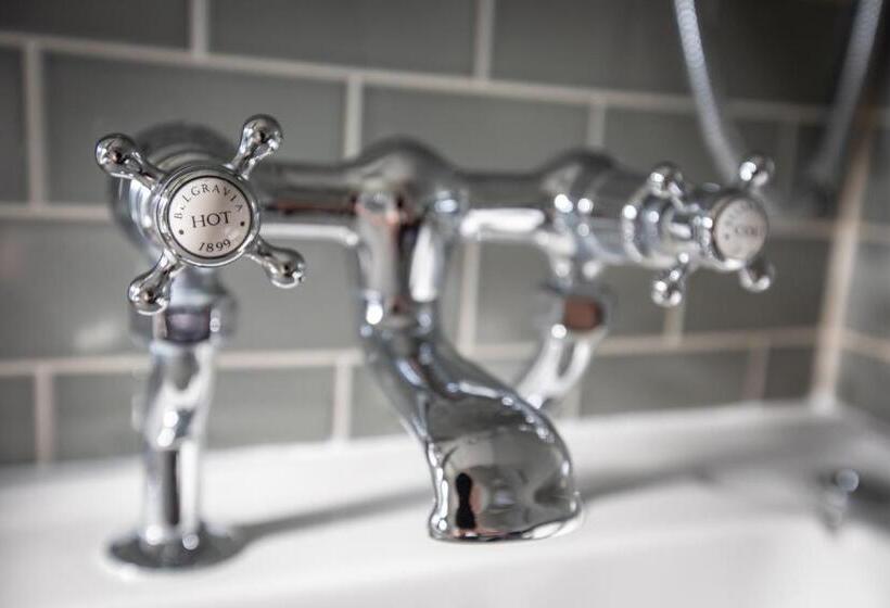 Hotel The Running Horses