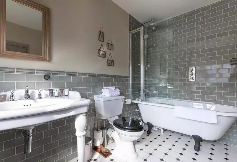 فندق The Running Horses