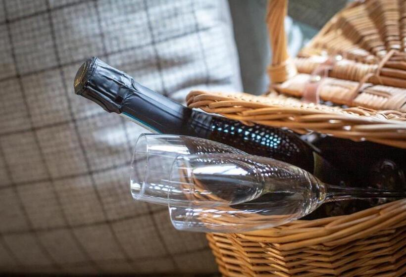 Hotel The Running Horses