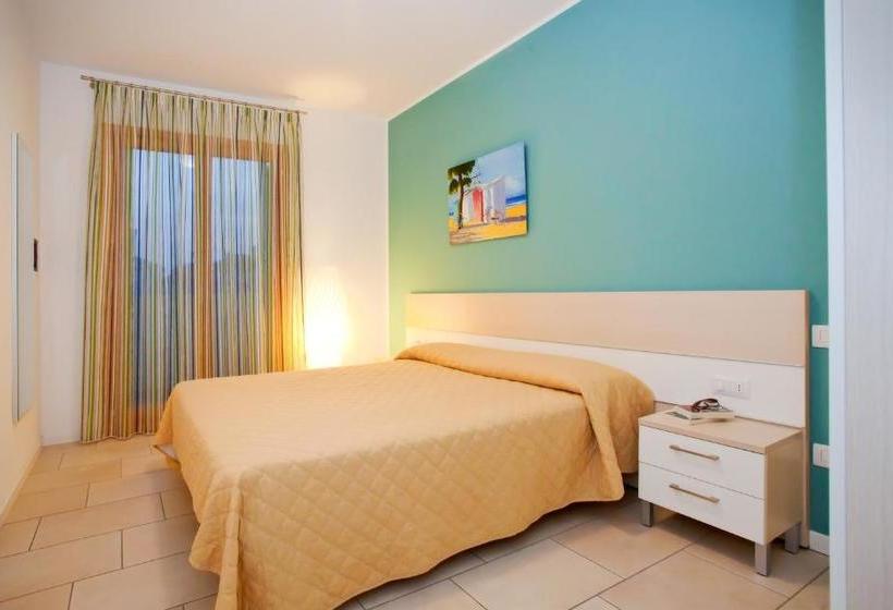 בית מלון כפרי Villaggio A Mare