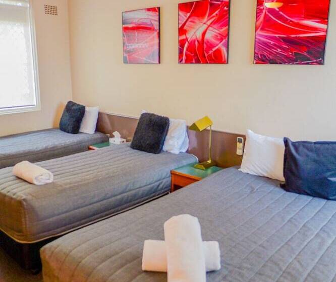 모텔 Abbotsleigh Motor Inn