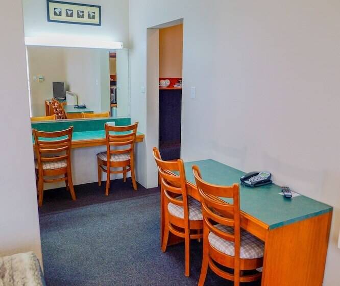 모텔 Abbotsleigh Motor Inn