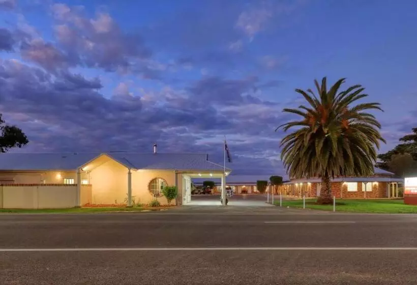 مُتل Country Gardens Motor Inn