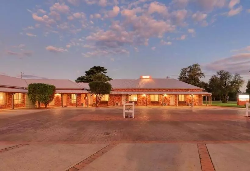 مُتل Country Gardens Motor Inn