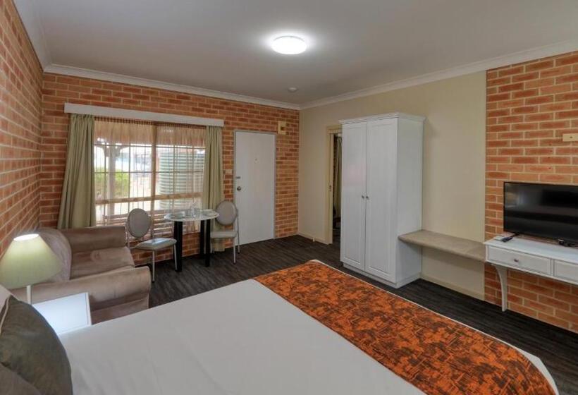 מוטל Country Gardens Motor Inn