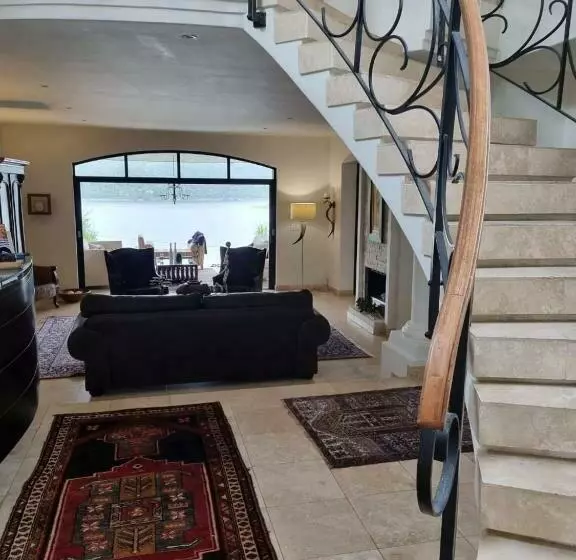 Пансион Lodge On Lake