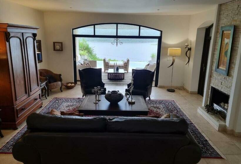 פנסיון Lodge On Lake