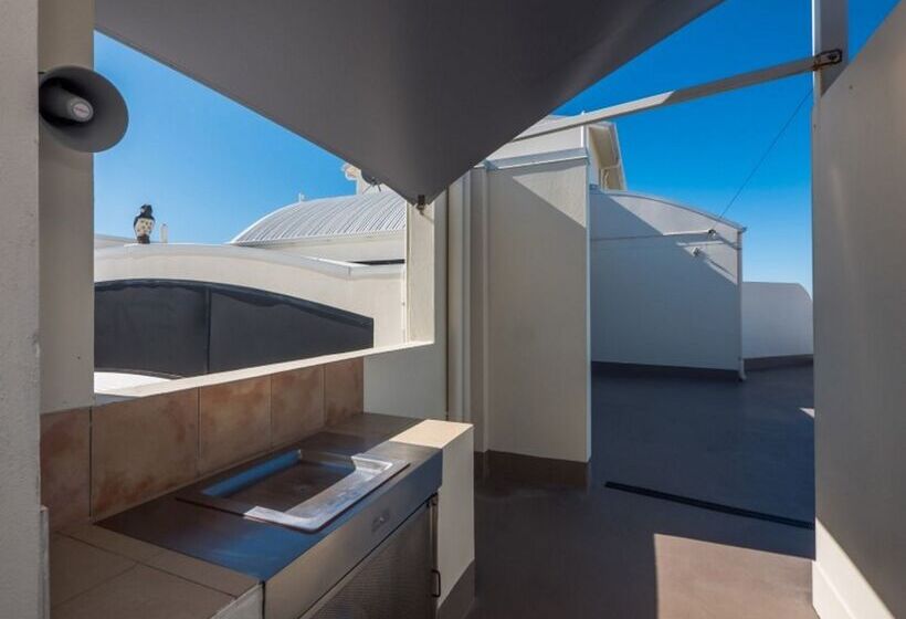 Regency On The Beach