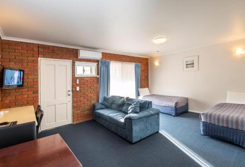 Torquay Tropicana Motel