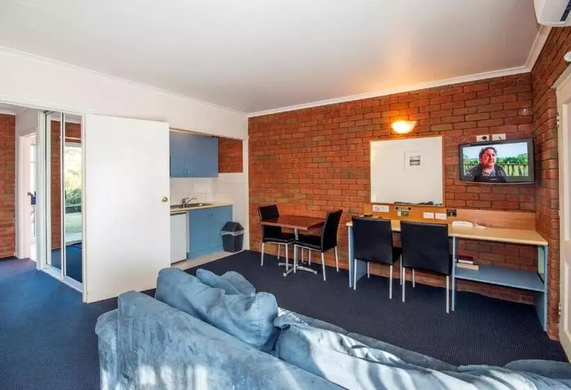 Torquay Tropicana Motel