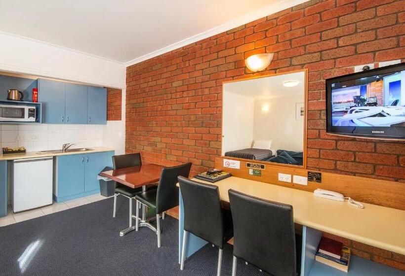 Torquay Tropicana Motel