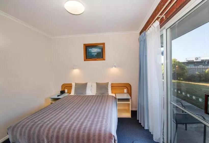 Torquay Tropicana Motel