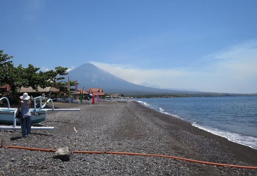 Amed Beach Resort