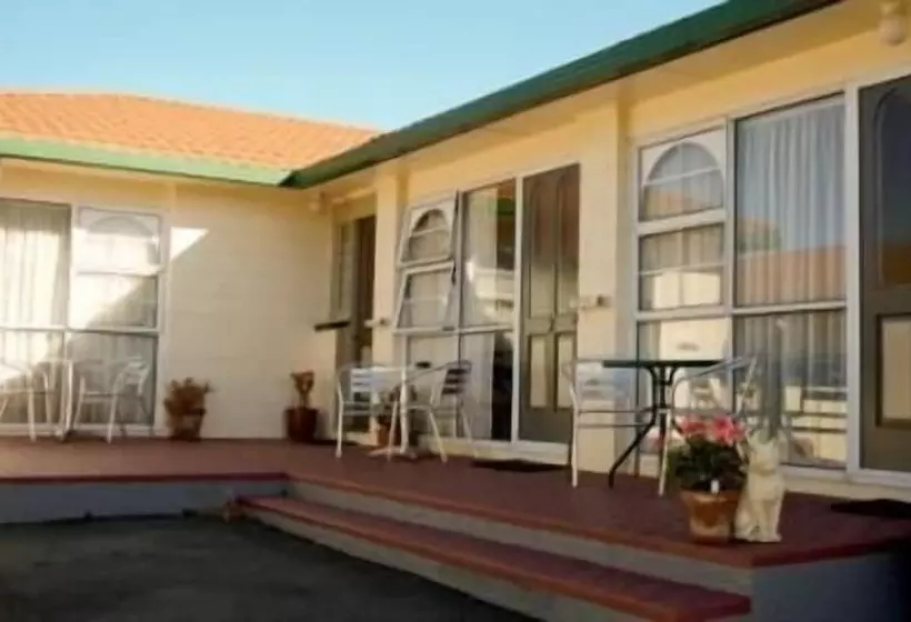 Earnslaw Motel