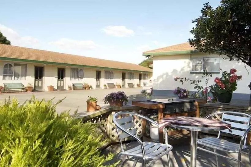Earnslaw Motel