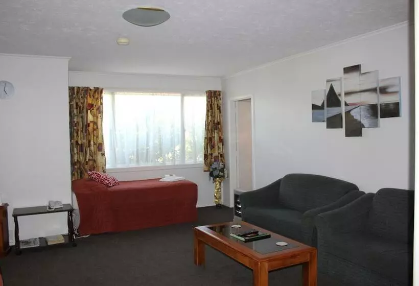 Earnslaw Motel