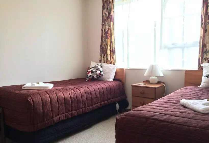 Earnslaw Motel