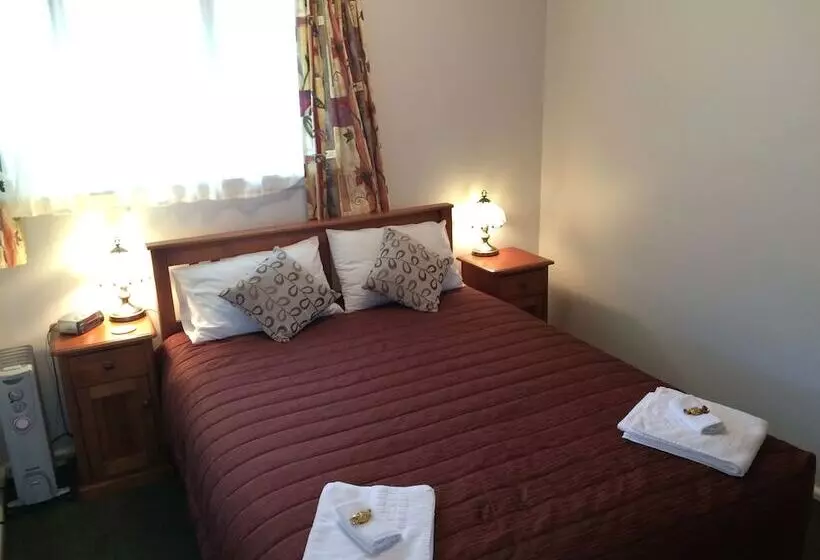 Earnslaw Motel